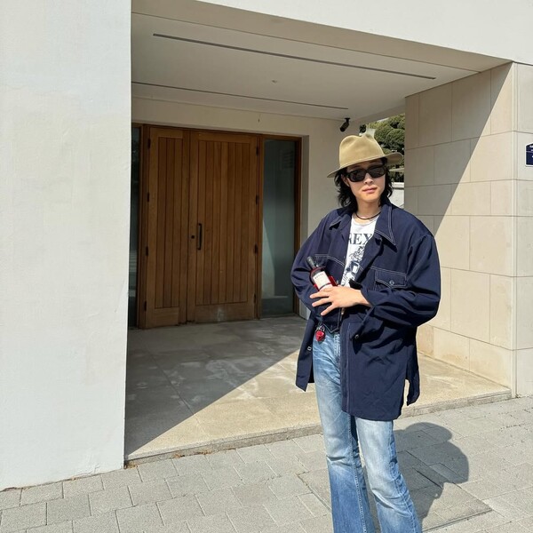 ▲'뮤지엄바이비컨 MUSEUMⓢ.11’을 착용한 배우 이종원(사진출처=이종원 공식 인스타그램 계정 @wonjong_)