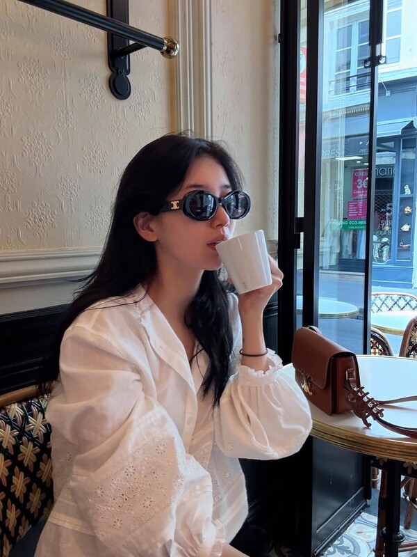 ▲사진출처=수지 공식 인스타그램 @skuukzky