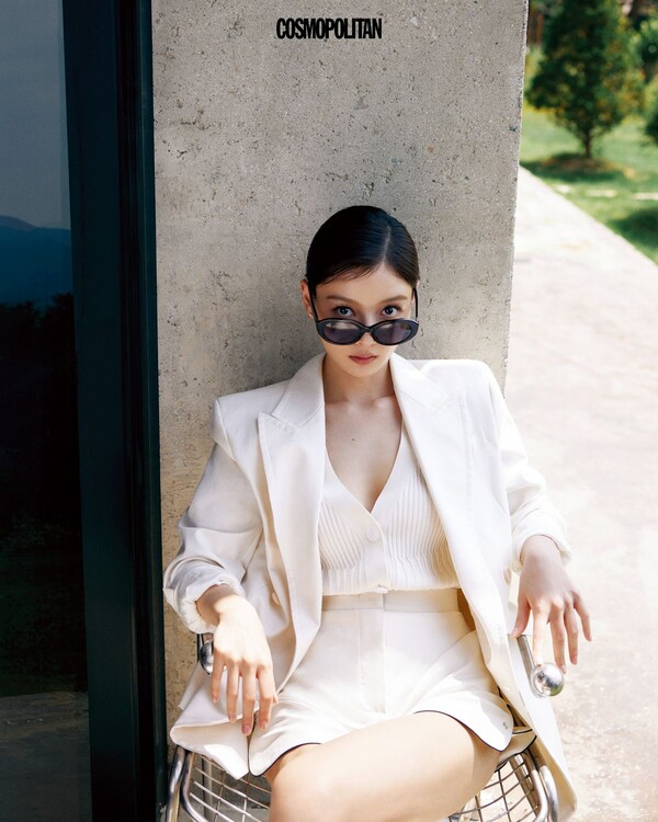 ▲사진출처=매거진 ‘코스모폴리탄’ 7월호 화보