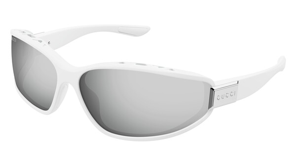 ▲구찌 로고가 각인된 메탈 플라크가 더해진 기하학적 실루엣의 랩어라운드 선글라스다. 미러 렌즈 또는 GG 모노그램 패턴이 더해진 렌즈 버전으로 제공된다.